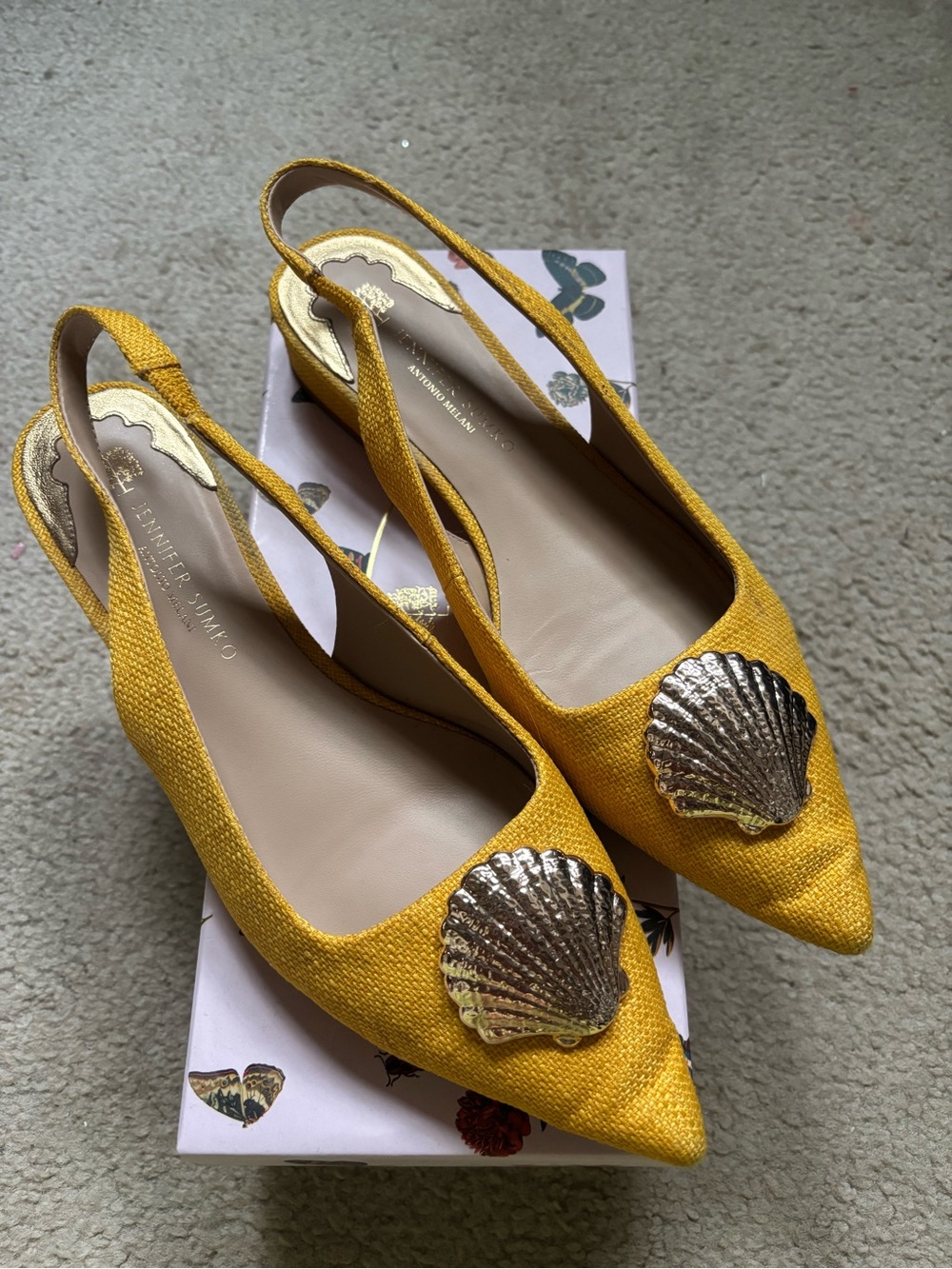 ANTONIO MELANI Yellow Pointed Slingback Flats with Gold Shells